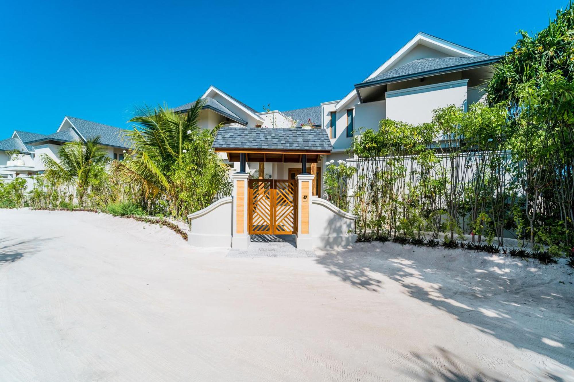 Hideaway Beach Resort & Spa Dhidhdhoo  Екстериор снимка